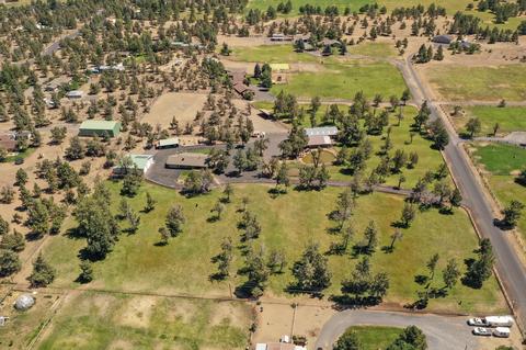 62174 Cody Jr Rd, Bend, OR 97701 photo 2