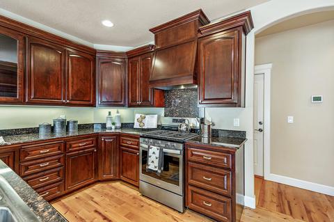 150 Bellerive Dr, Eagle Point, OR 97524 photo 17