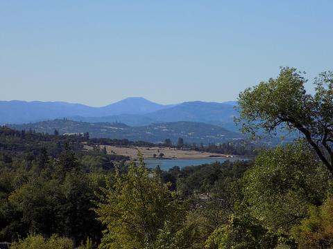 285 Craiglea Dr, Eagle Point, OR 97524 photo 2