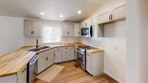 52285 Lechner Ln, La Pine, OR 97739 photo 4