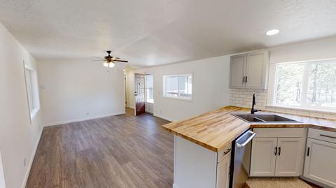 52285 Lechner Ln, La Pine, OR 97739 photo 2