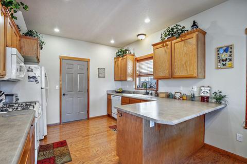 618 Shadow Way, Central Point, OR 97502 photo 17