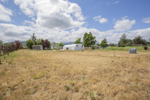 2194 Houston Rd, Phoenix, OR 97535 photo 2
