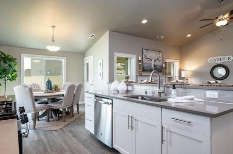 17493 Grebe Rd, Bend, OR 97707 photo 6