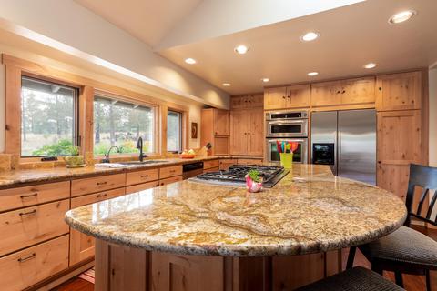 57678 Yellow Pine Ln, Sunriver, OR 97707 photo 4