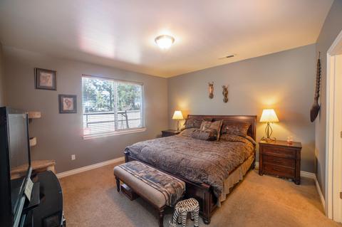 60930 SW Garrison Dr, Bend, OR 97702 photo 9