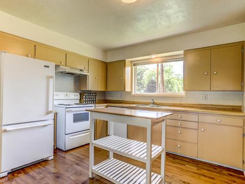 300 W Fifth St, Phoenix, OR 97535 photo 16