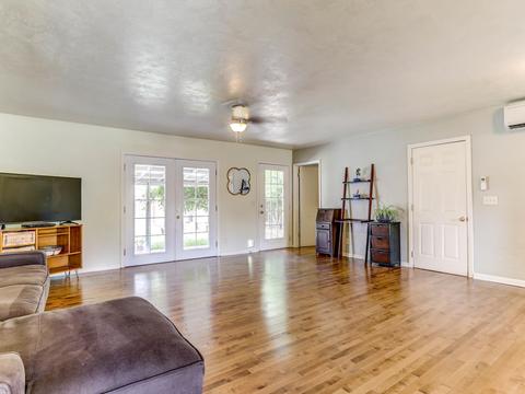 300 W Fifth St, Phoenix, OR 97535 photo 17