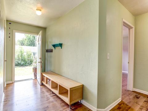 300 W Fifth St, Phoenix, OR 97535 photo 8