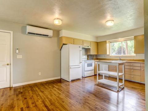 300 W Fifth St, Phoenix, OR 97535 photo 5