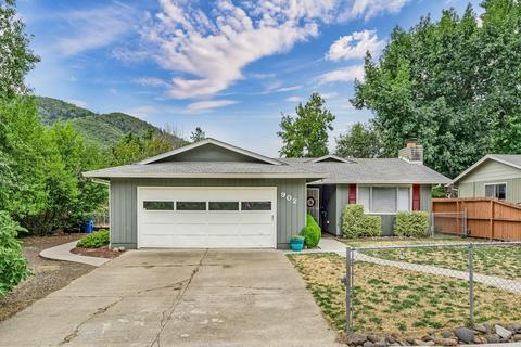 902 Third St, Rogue River, OR 97537 photo 3