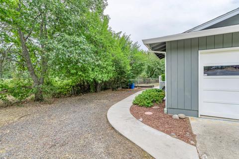 902 Third St, Rogue River, OR 97537 photo 8