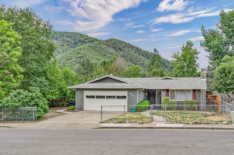 902 Third St, Rogue River, OR 97537 photo 6
