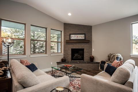 2272 NE Indigo Ln, Bend, OR 97701 photo 3
