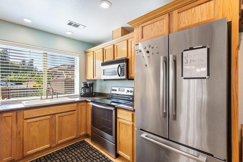 245 Red Cedar Ln, Cave Junction, OR 97523 photo 9