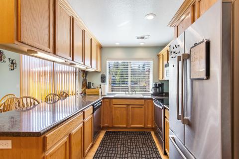 245 Red Cedar Ln, Cave Junction, OR 97523 photo 8