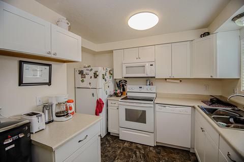 412 Lorraine Ave, Eagle Point, OR 97524 photo 3