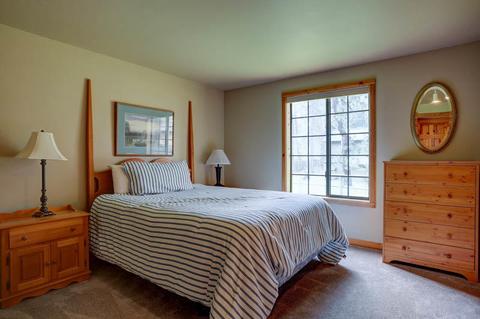 57505 Circle Four Ln, Sunriver, OR 97707 photo 11