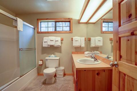 57505 Circle Four Ln, Sunriver, OR 97707 photo 13