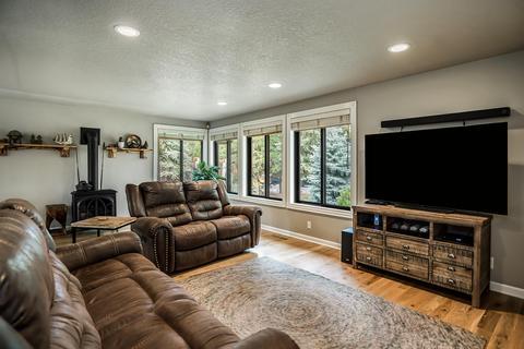 21071 Pinehaven Dr, Bend, OR 97702 photo 9