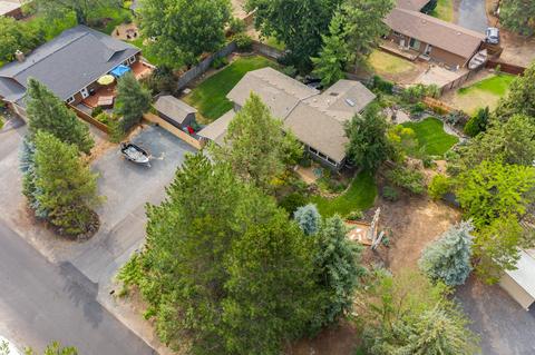 21071 Pinehaven Dr, Bend, OR 97702 photo 41