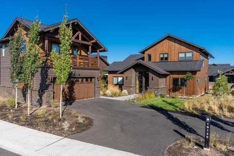 19120 Gateway Loop, Bend, OR 97702 photo 1