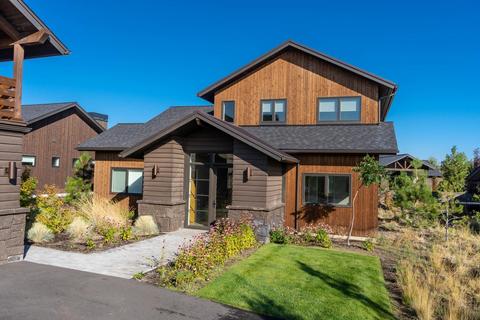 19120 Gateway Loop, Bend, OR 97702 photo 2