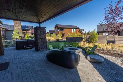 19120 Gateway Loop, Bend, OR 97702 photo 5