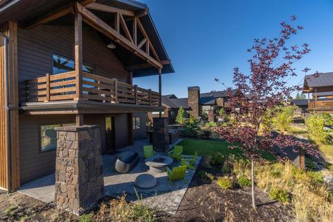 19120 Gateway Loop, Bend, OR 97702 photo 4