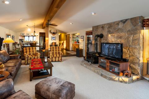 65360 Concorde Ln, Bend, OR 97703 photo 5