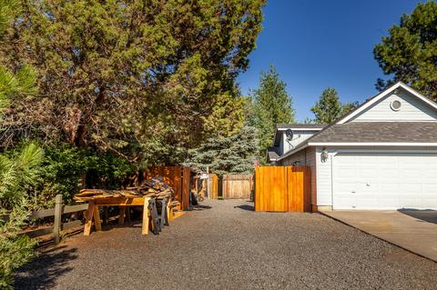 61290 Victory Loop, Bend, OR 97702 photo 3