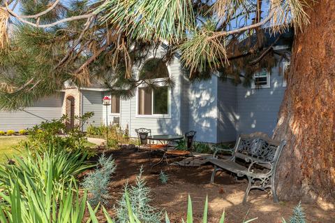61290 Victory Loop, Bend, OR 97702 photo 2