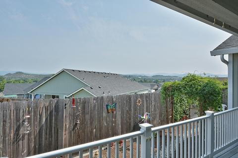 879 Crystal Dr, Eagle Point, OR 97524 photo 25