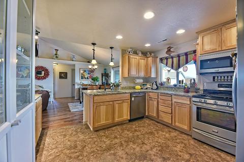 879 Crystal Dr, Eagle Point, OR 97524 photo 11