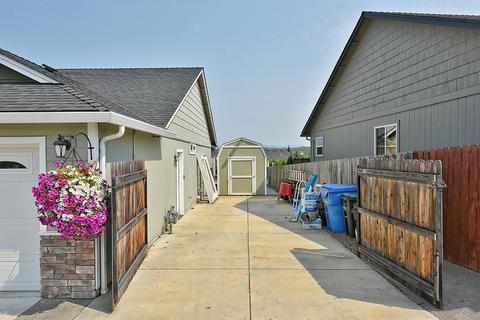 879 Crystal Dr, Eagle Point, OR 97524 photo 30