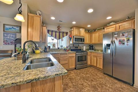 879 Crystal Dr, Eagle Point, OR 97524 photo 10