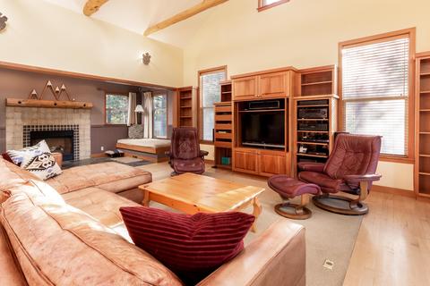 17871 Grouse Ln, Sunriver, OR 97707 photo 2