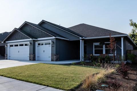 1032 Arrowhead Trl, Eagle Point, OR 97524 photo 3