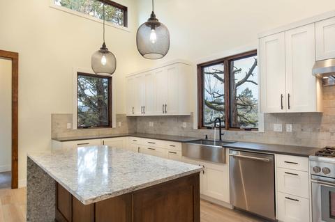 22971 Hideaway Ln, Bend, OR 97701 photo 4