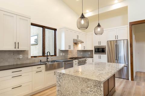 22971 Hideaway Ln, Bend, OR 97701 photo 3