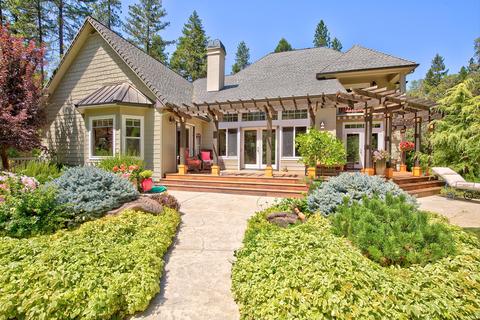 688 Stringer Gap Rd, Grants Pass, OR 97527 photo 4