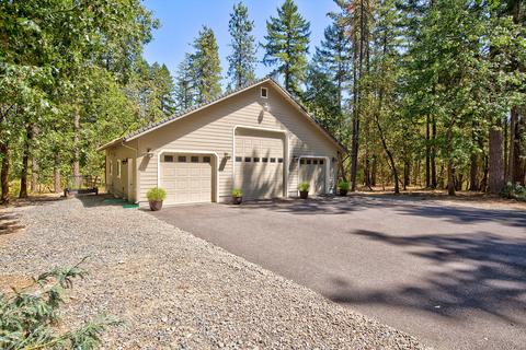688 Stringer Gap Rd, Grants Pass, OR 97527 photo 2