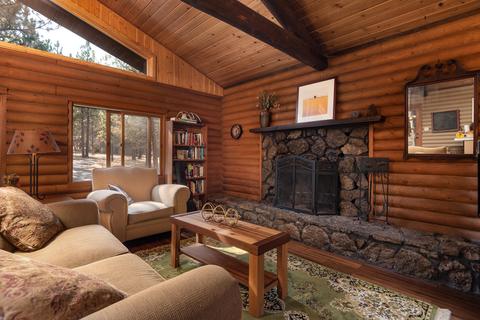 63366 Saddleback Pl, Bend, OR 97703 photo 2