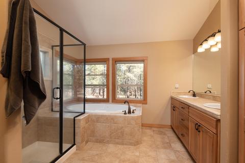 63366 Saddleback Pl, Bend, OR 97703 photo 11