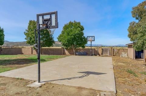 73 Meridian Rd, Eagle Point, OR 97524 photo 9