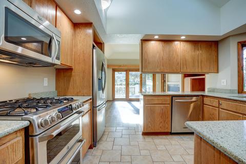 60737 Willow Creek Loop, Bend, OR 97702 photo 4