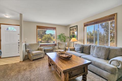 2014 NE Jackson Ave, Bend, OR 97701 photo 2