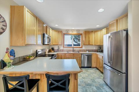 2014 NE Jackson Ave, Bend, OR 97701 photo 4