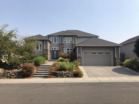 818 Ridgeway Ave, Central Point, OR 97502 photo 2