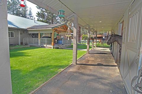60076 Turquoise Rd, Bend, OR 97702 photo 3